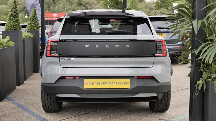 VOLVO EX30 ELECTRIC 315kW 69kWh P8 Cross Country Plus Cargo Auto